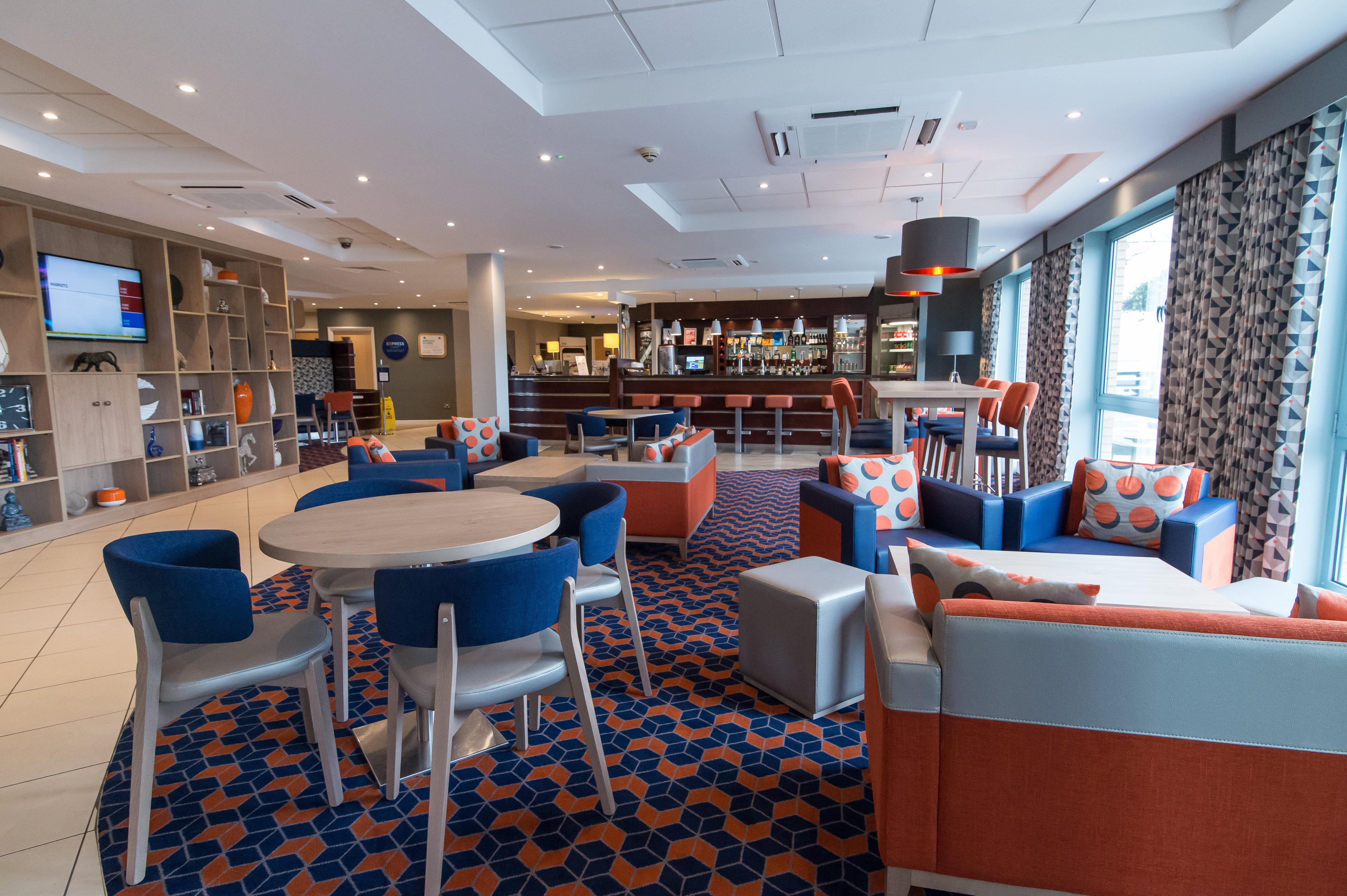 Holiday Inn Express Dunfermline By Ihg Dış mekan fotoğraf