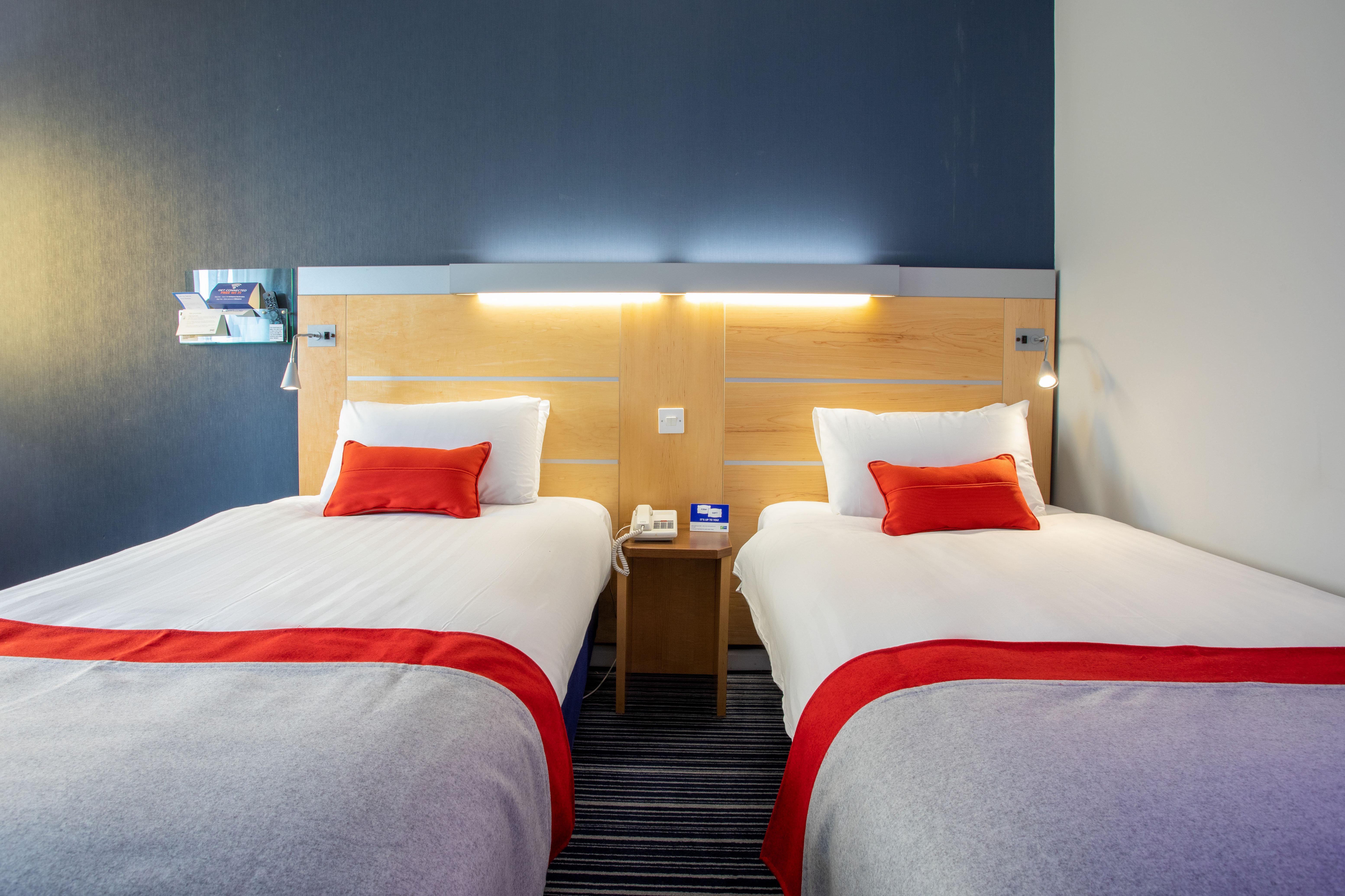 Holiday Inn Express Dunfermline By Ihg Dış mekan fotoğraf