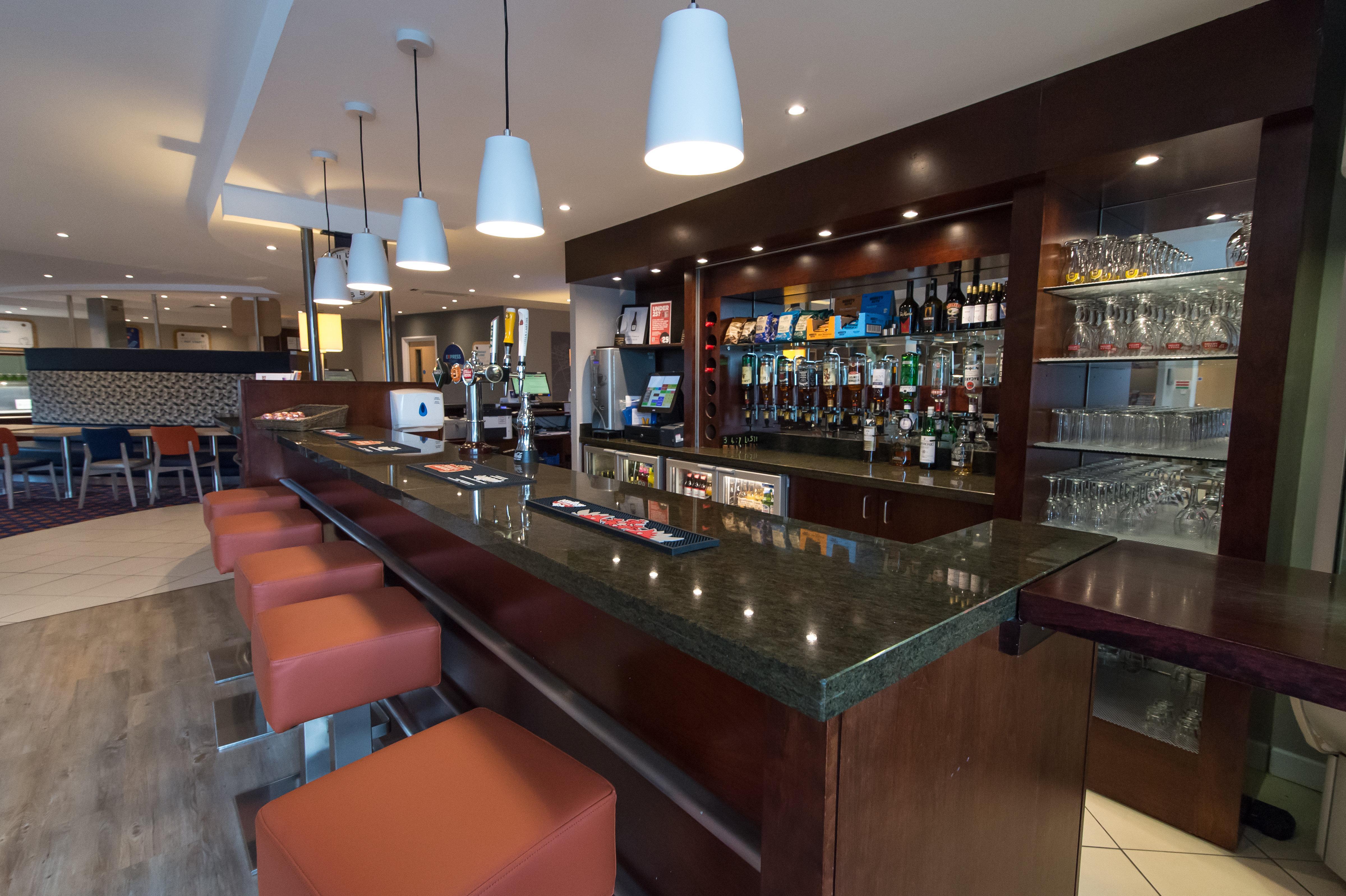 Holiday Inn Express Dunfermline By Ihg Dış mekan fotoğraf