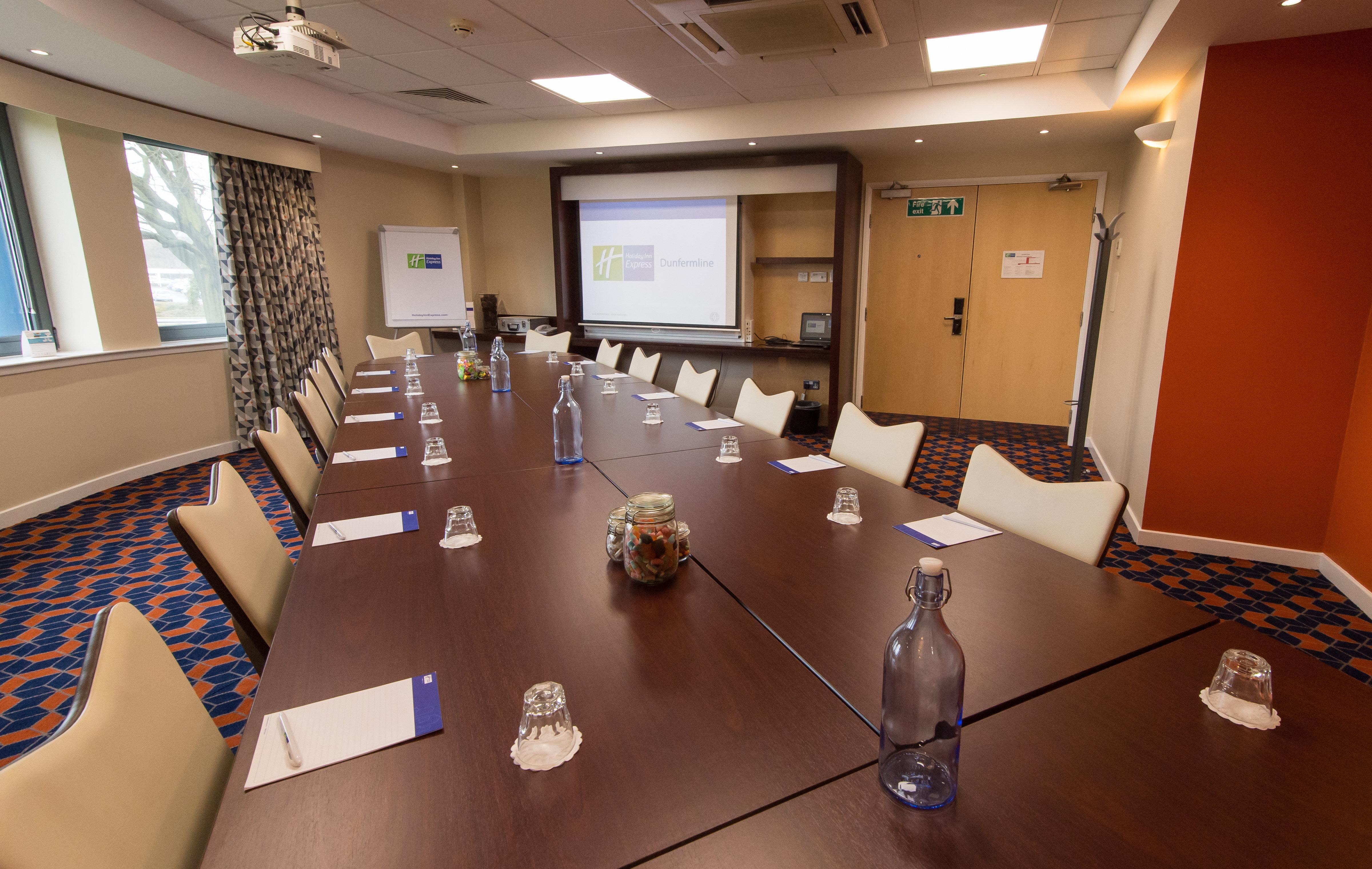 Holiday Inn Express Dunfermline By Ihg Dış mekan fotoğraf