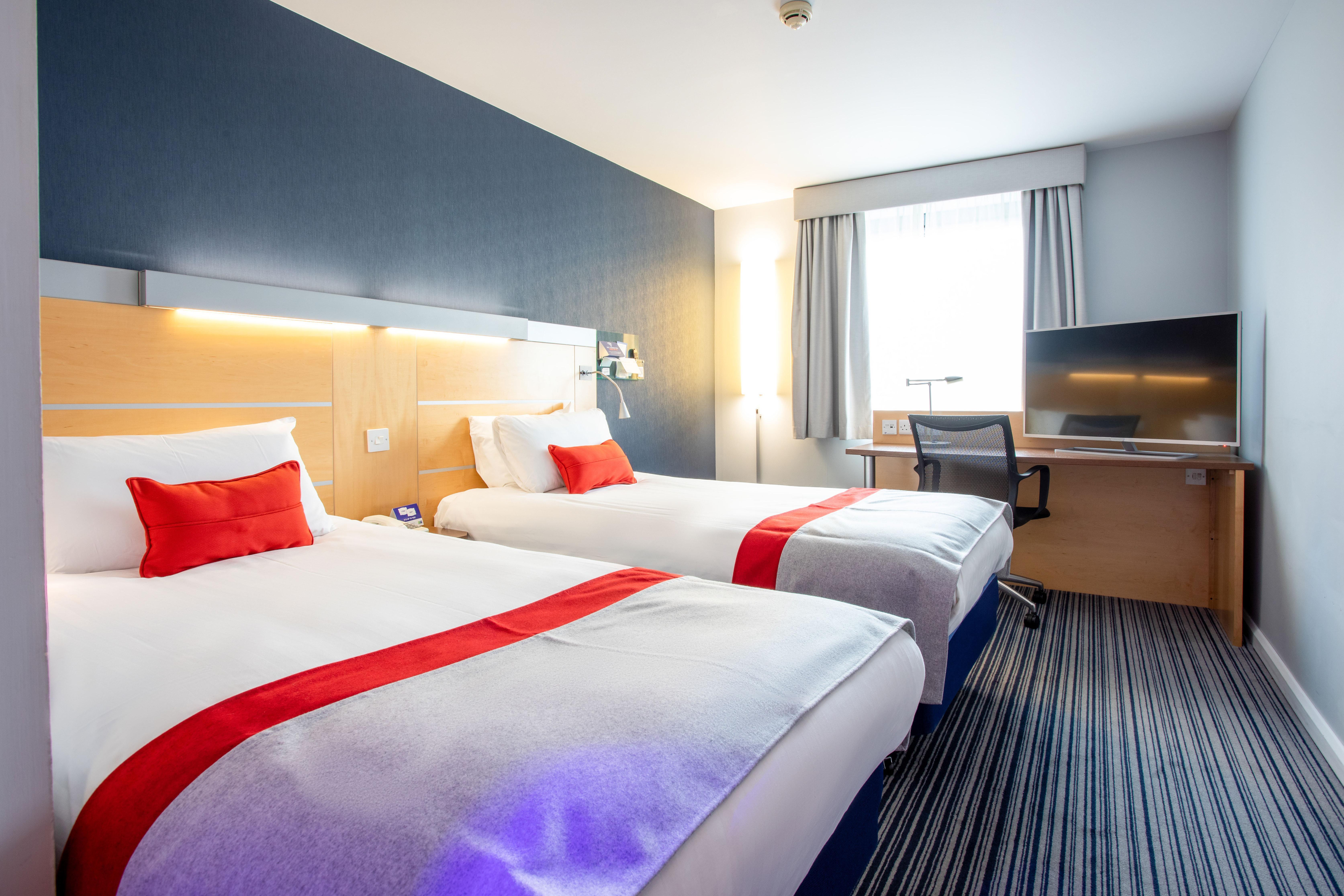 Holiday Inn Express Dunfermline By Ihg Dış mekan fotoğraf