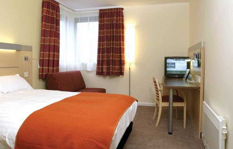 Holiday Inn Express Dunfermline By Ihg Dış mekan fotoğraf