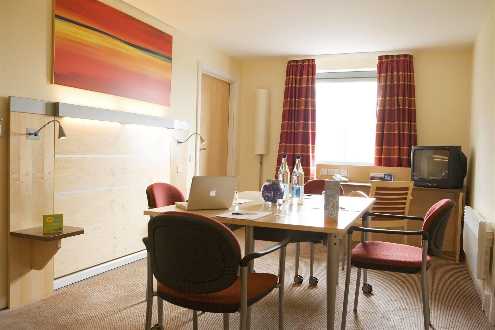 Holiday Inn Express Dunfermline By Ihg Dış mekan fotoğraf
