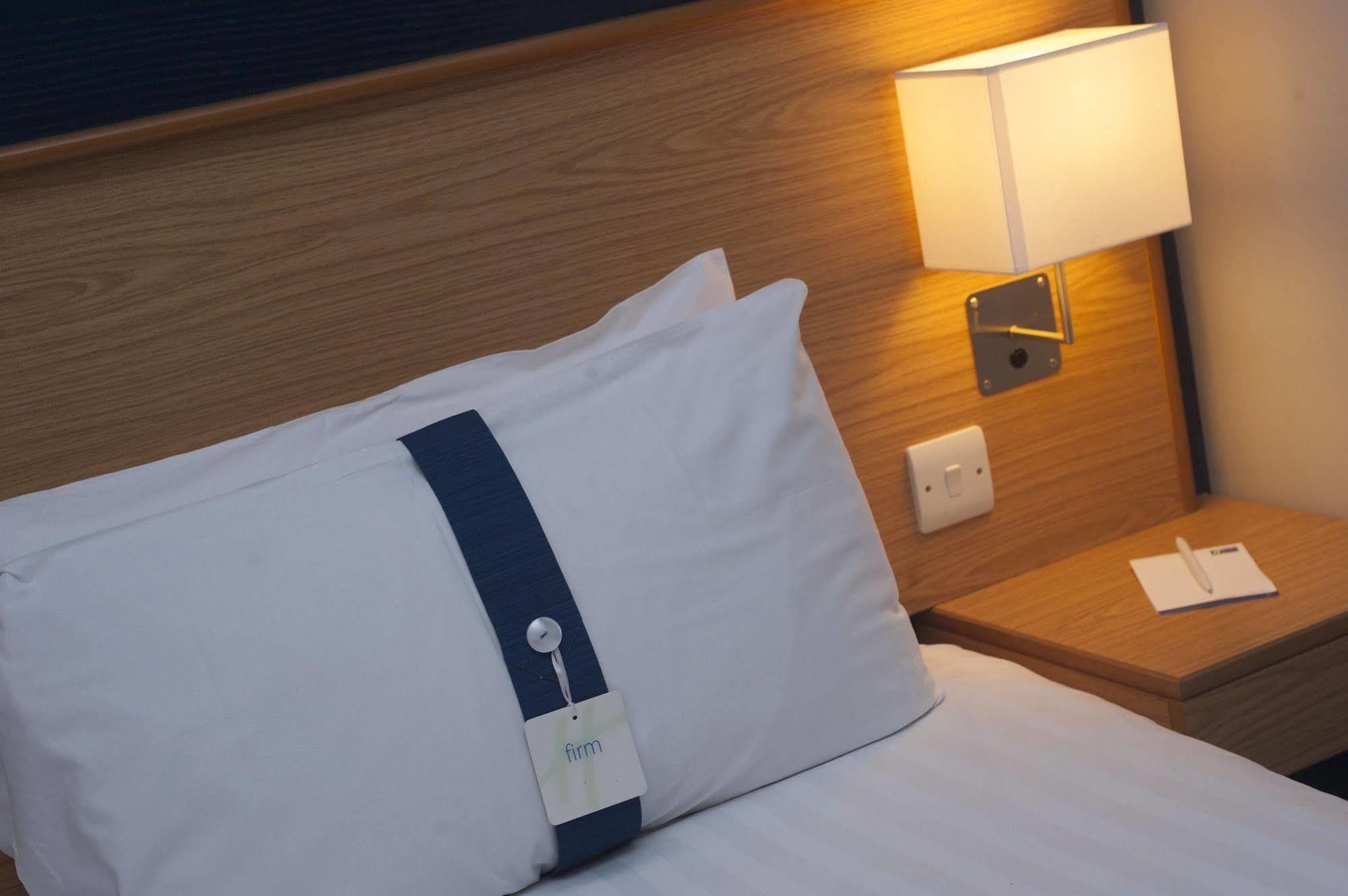 Holiday Inn Express Dunfermline By Ihg Dış mekan fotoğraf